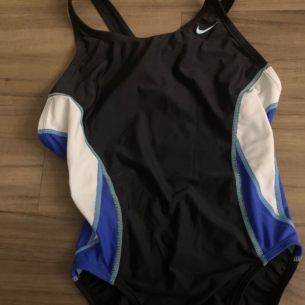 Nike Solid Poly Fastback One Piece Tank Swimsuit